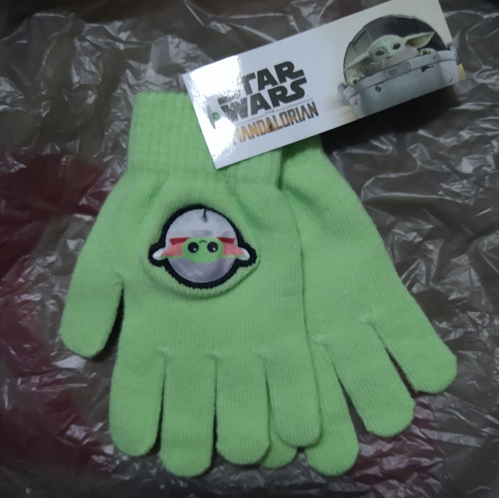Baby Yoda Gloves